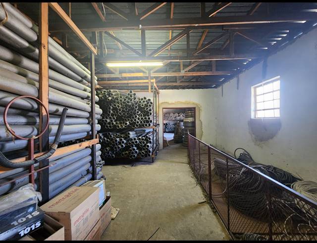 1,550M² WAREHOUSE FOR SALE IN EASTLEIGH